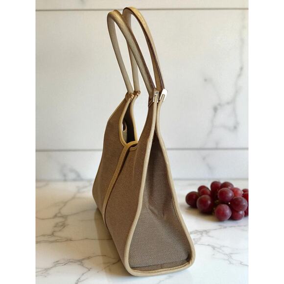 Authentic Gucci Jackie Canvas and Leather Beige Shoulder Bag $1,365 - Picture 4 of 16